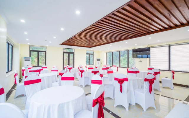 Dinh Gia Hotel