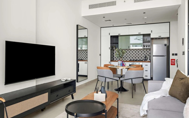 Silkhaus Stylish 2bdr Emaar Tower Near Mall