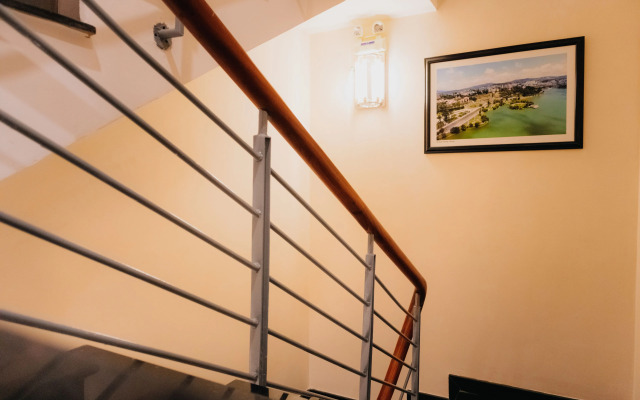 Silent Night Dem Lanh Hotel