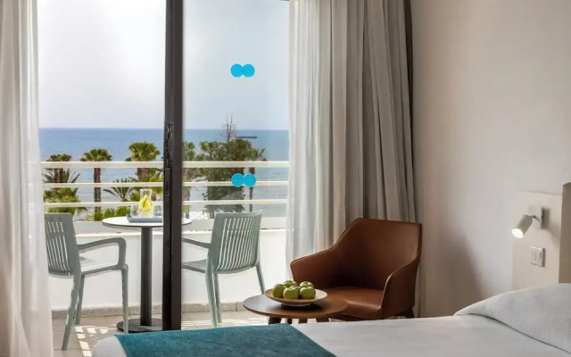 Louis Phaethon Beach Club