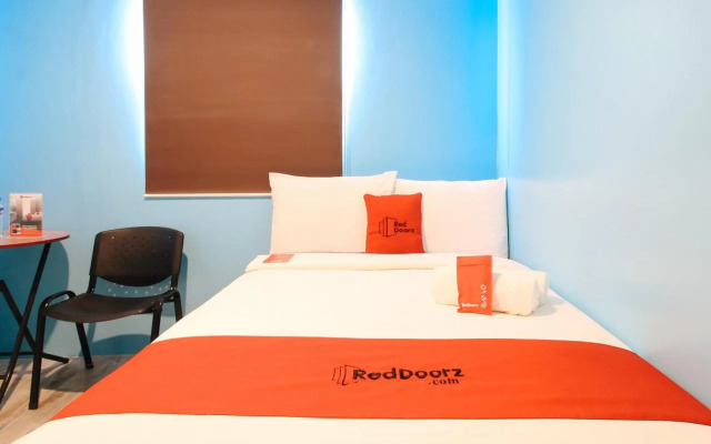 RedDoorz @ Hotel Rosemarie