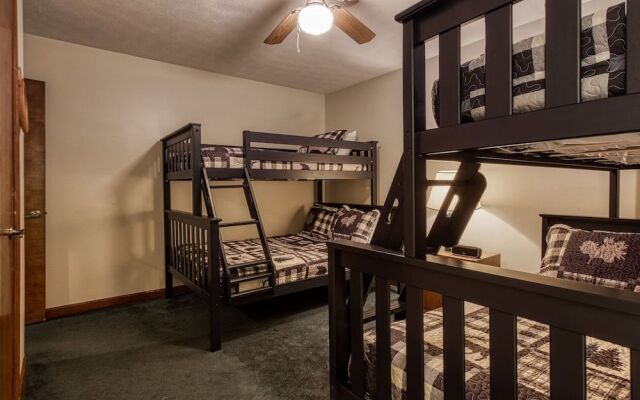 Pinecrest Hotel B