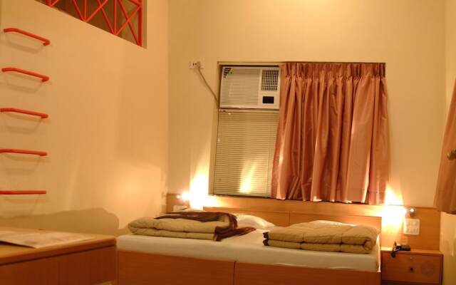 Hotel Ravi Kiran