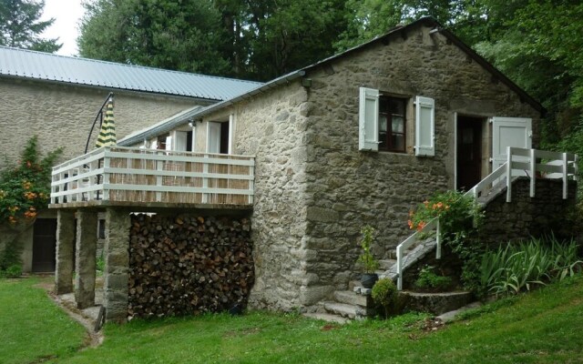 House With 2 Bedrooms In Le Bez, With Wonderful Mountain View And Furnished Garden