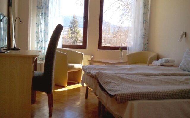 Hotel Hinovi Hvoyna