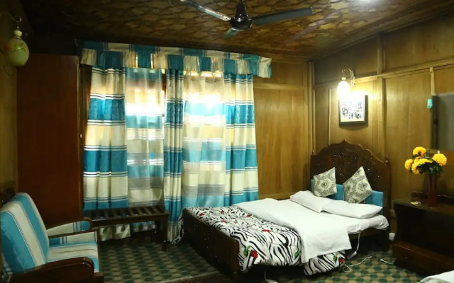 Aziz Palace