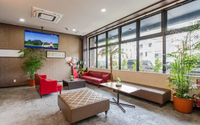 Mr. Kinjo inn D-buil