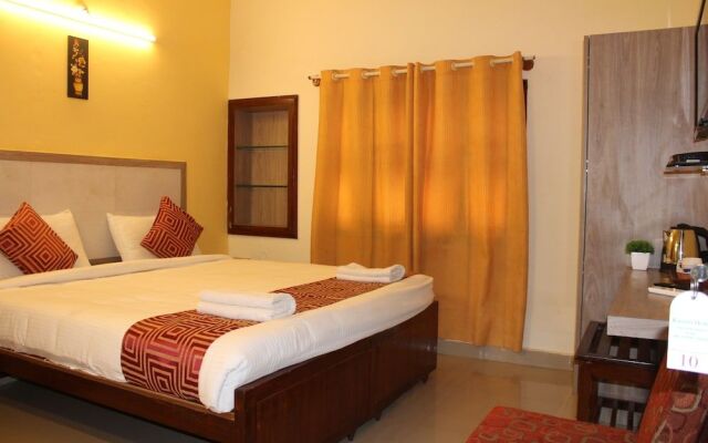 Kaveri Hotel