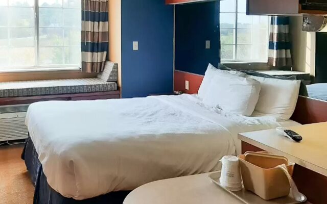 Microtel Inn & Suites by Wyndham Starkville