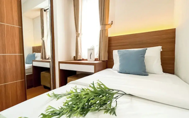 White Style 2Br At Bassura City Apartment