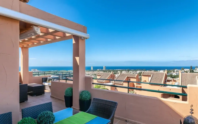 Elviria Marbella Luxury Penthouse Two Rooms PARKING and Golf