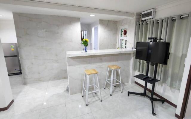 Apartment A4 Dindaeng