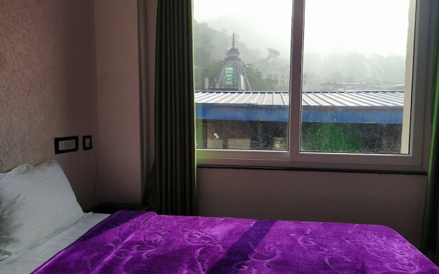 Hotel The Raja Palace