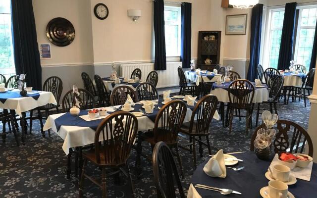 Holly Trees Hotel