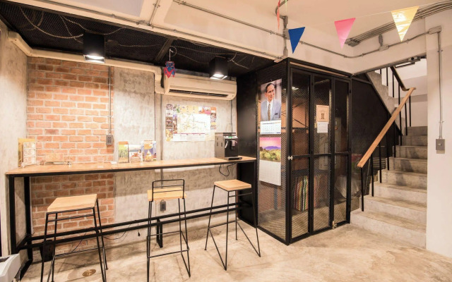 Plubpla Hostel