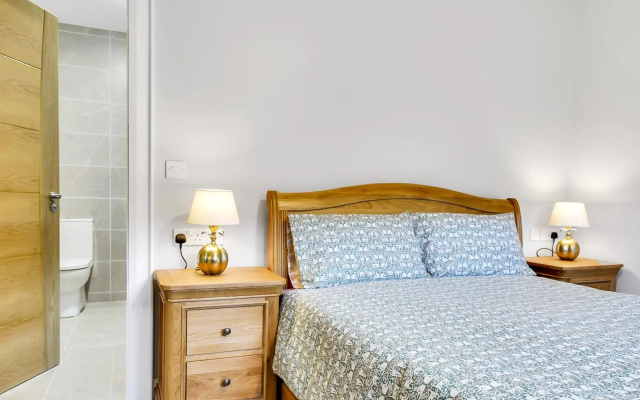BayView Luxury 3 Bedroom Apartment First Floor