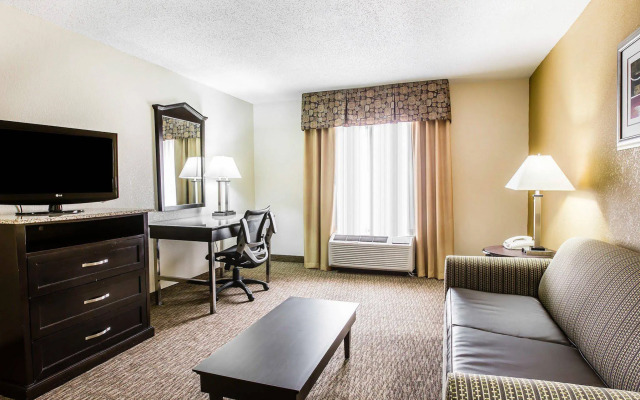 Quality Inn & Suites - Greensboro-High Point