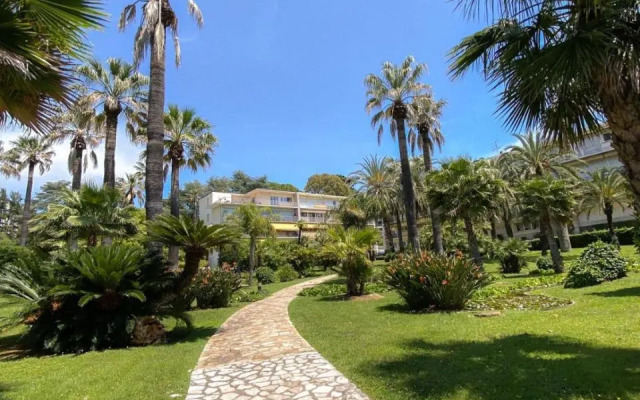 Superb Apartment In Cannes With Magnificent View !