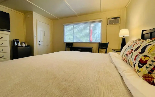 The Piccadilly Motel
