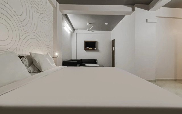 Super OYO Flagship Ag Colony