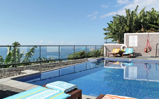 Grayci s House by Our Madeira