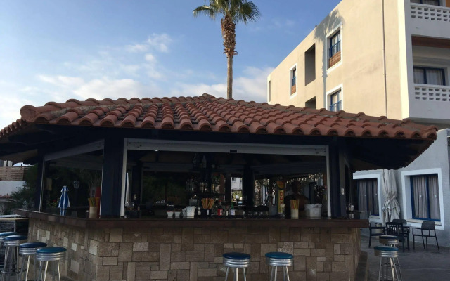 Kefalos - Damon Hotel Apartments