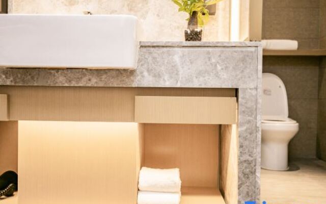 Paco Hotel (Guangzhou South Railway Station Panyu Changlong Branch)