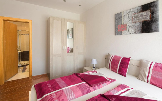 Montelux Apartments