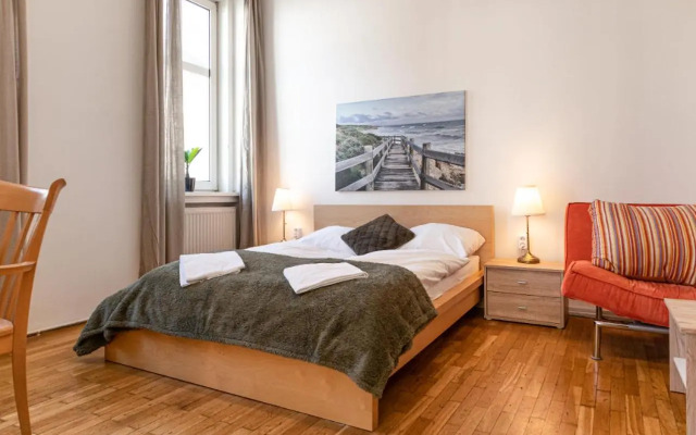 Simple Apartment near Wiener Stadthalle