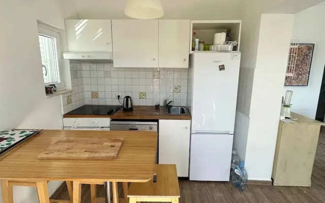 Charming Apartment in Lukovo Šugarje With Mountain Views