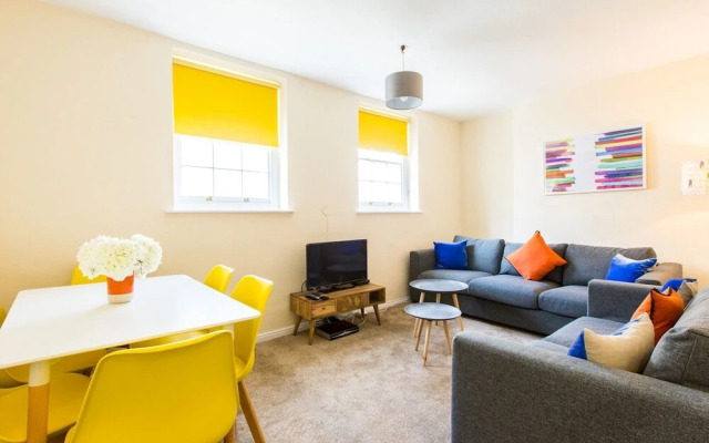 Newly Refurbished 2bdr Flat Close to the Beach