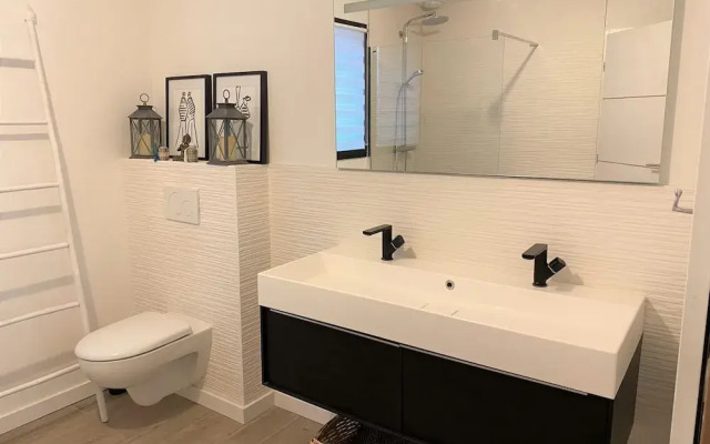 Beautiful House With Heated Pool, Ploemeur