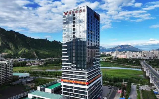 Vienna Hotel (Chengde Xiabancheng Huaming Service Outsourcing Industrial Park) – Outside – Chengde