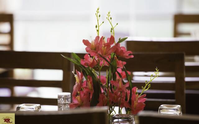 Royal Rosette Lake View Boutique Hotel