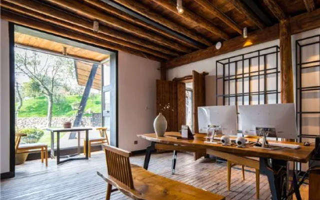 Meet B&B (Daocheng Yading Scenic Area)