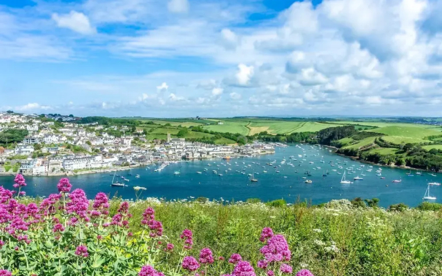 3 The Salcombe