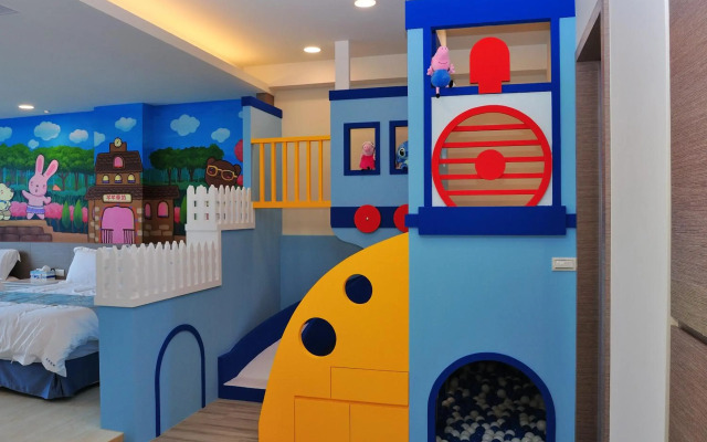 Qian Qian Riverside B&B