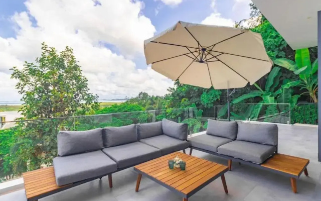 Yamu Hills Panoramic Ocean View 6 Bed Luxury Vila