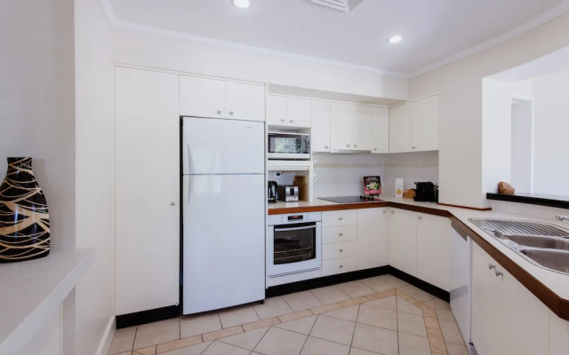 Villa Beach Palm Cove