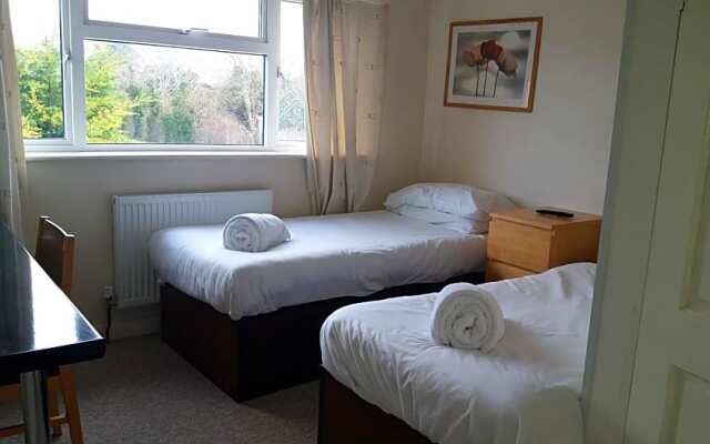 Ava House Bed and Breakfast