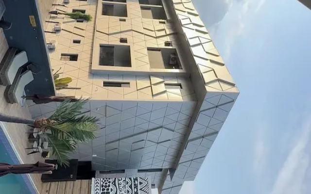 Fullbliss Hotel and suites