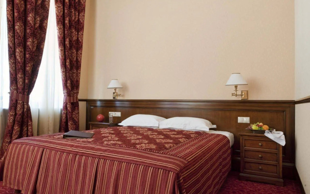 Hotel Bristol
