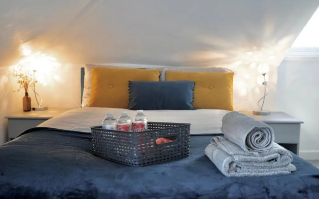 Modern Cozy 2-Bedroom & family friendly