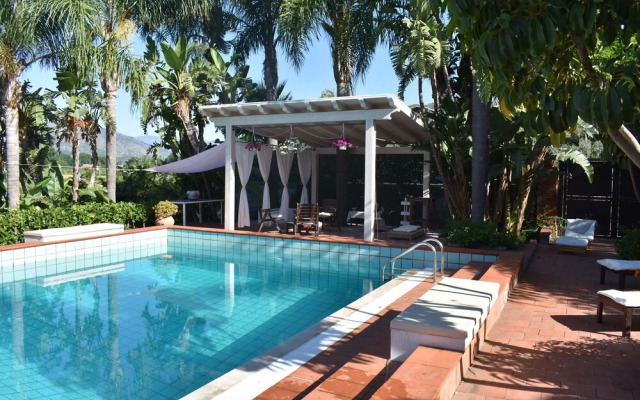 Suite Margherita With Private Garden and Shared Pool