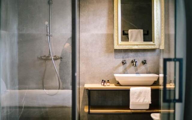 Vault Hotel