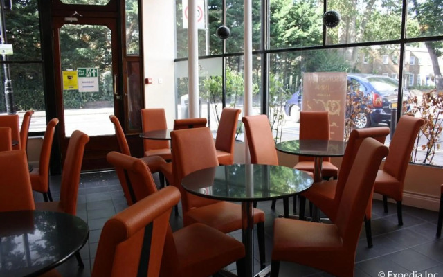Islington Inn