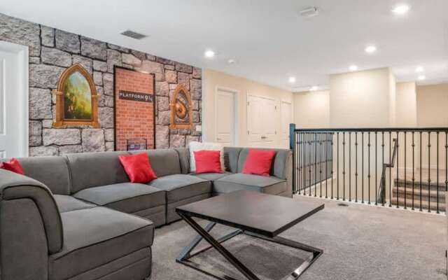 Charming Home Ideal Location Spacious Game Room