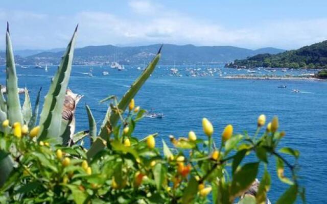 Flat 1 Bedroom 1 Bathroom - Portovenere
