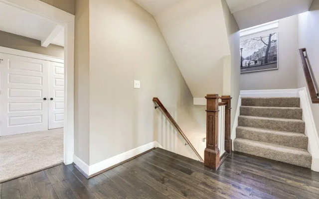 Charming Cincinnati Home w/ Spacious Deck!