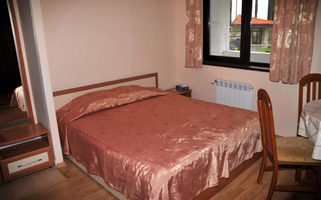 TES Flora Apartments